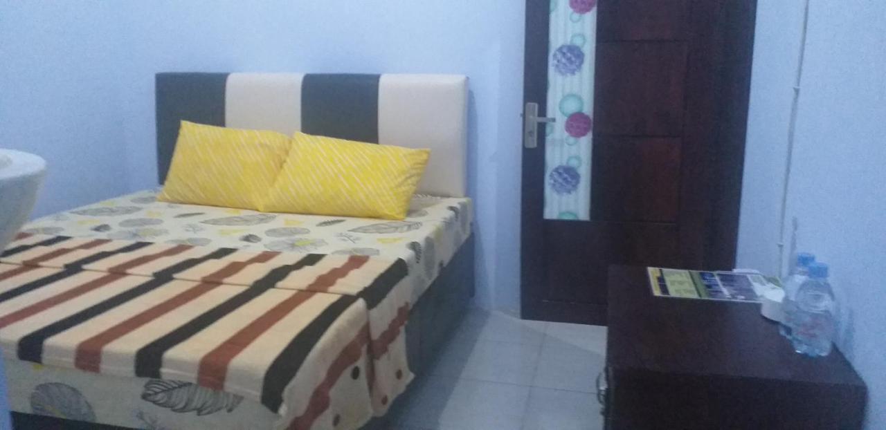D'Corner Homestay Lumajang Extérieur photo